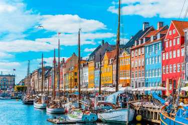 Trenes, autobuses, vuelos a Copenhague - Billetes baratos, precios y horarios
