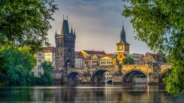 Trenes, autobuses, vuelos a Praga - Billetes baratos, precios y horarios